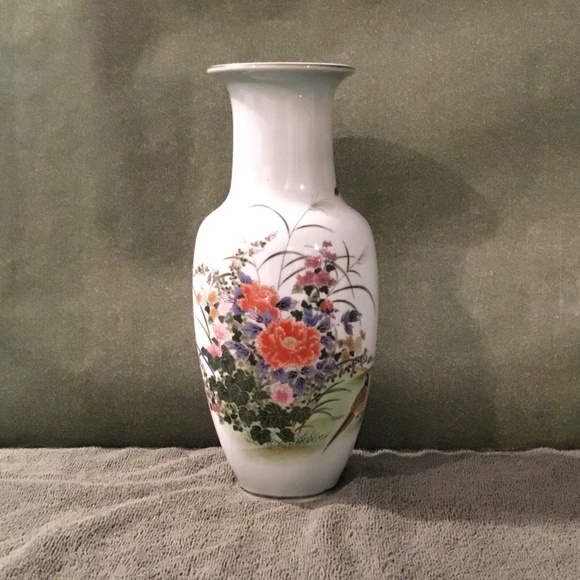 Toyo Botan Accents Vintage Toyo Botan Japan White Vase With